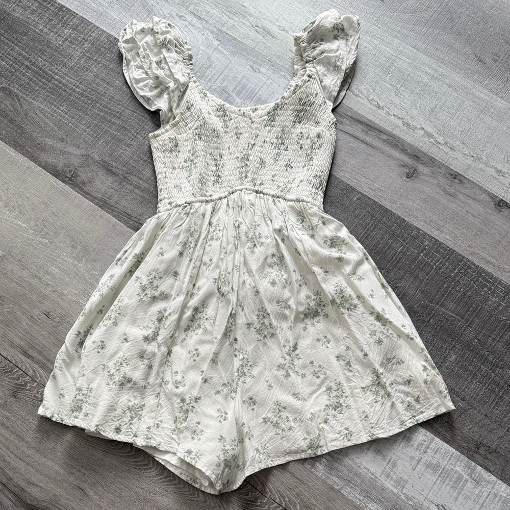 Hollister White and Green Smocked Romper size XS NWOT